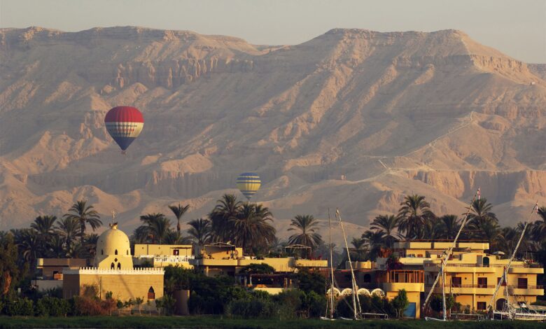 البالون الطائرف الأقصر