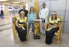 خطوط "لوفتهانزا تحتفل مع ركابها في مطار القاهرة الدولي