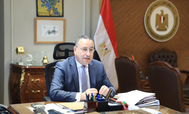 الدكتور عبدالعزيز قنصوة وزير التعليم العالي